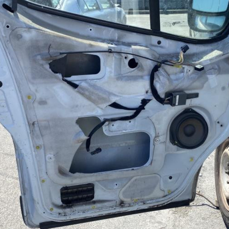 Vitre avant gauche RENAULT TRAFIC 2 Photo n°14