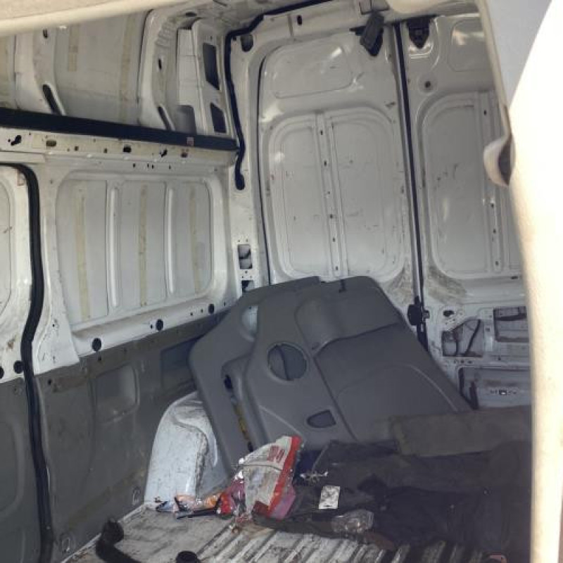 Vitre avant gauche RENAULT TRAFIC 2 Photo n°17