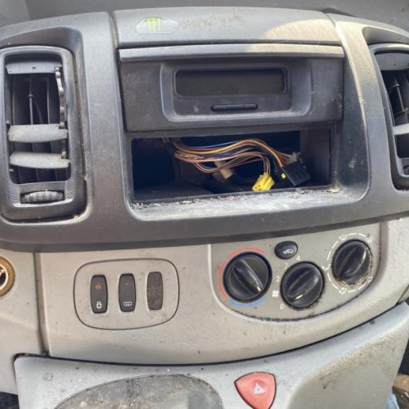 Vitre avant gauche RENAULT TRAFIC 2 Photo n°20