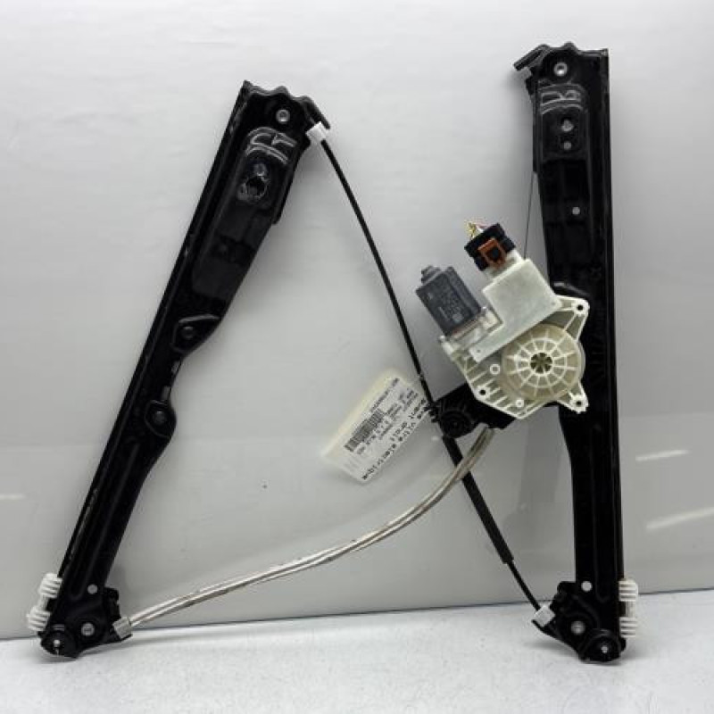 Leve vitre electrique avant droit PEUGEOT 308 2 Photo n°1