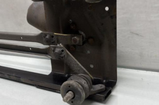 Moteur essuie glace avant RENAULT TRAFIC 1
