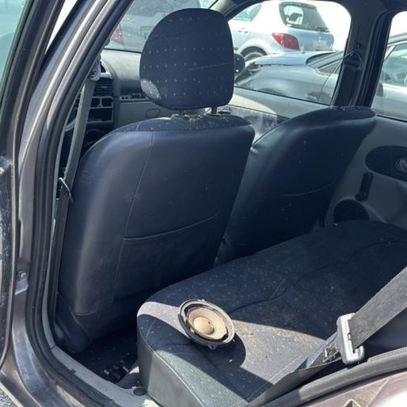 Poignee interieur avant droit RENAULT CLIO 2 Photo n°10