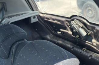 Poignee interieur avant droit RENAULT CLIO 2