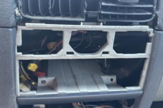 Poignee interieur avant droit RENAULT CLIO 2