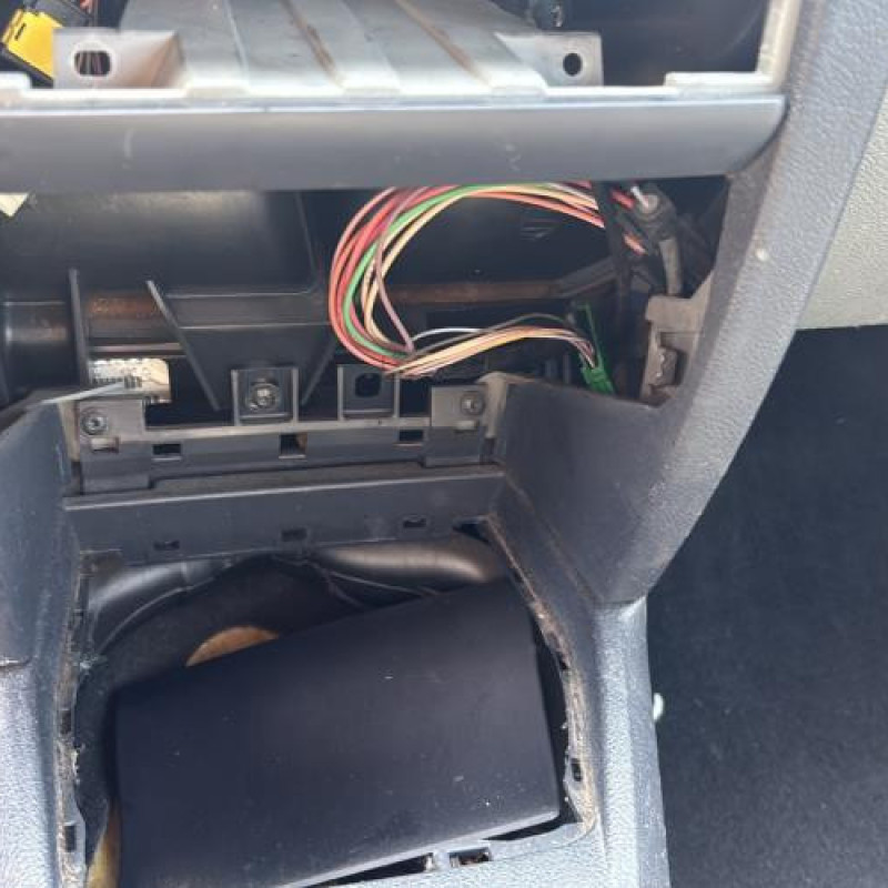 Poignee interieur avant droit RENAULT CLIO 2 Photo n°17