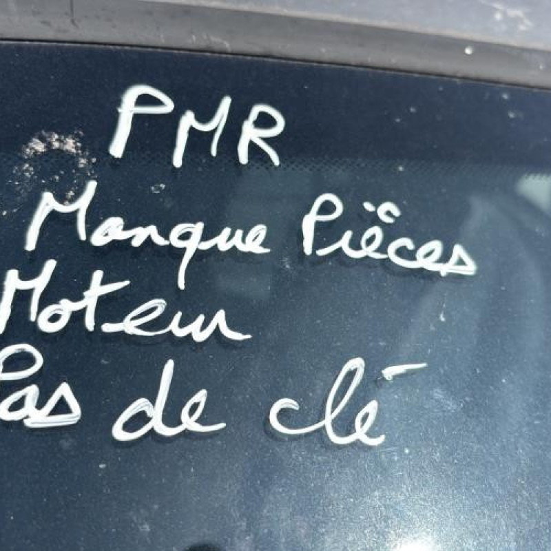 Poignee interieur avant droit RENAULT CLIO 2 Photo n°20