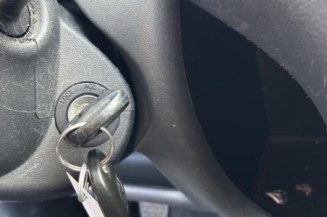 Leve vitre electrique avant droit TOYOTA YARIS 1