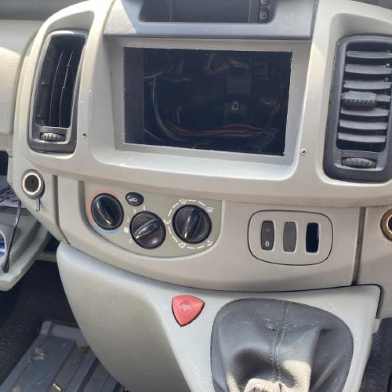 Capot VAUXHALL VIVARO 1 Photo n°19