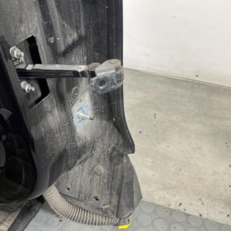 Porte arriere gauche RENAULT CLIO 4 Photo n°4