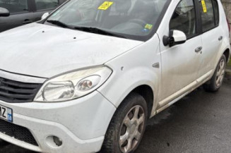 Pare choc arriere DACIA SANDERO 1