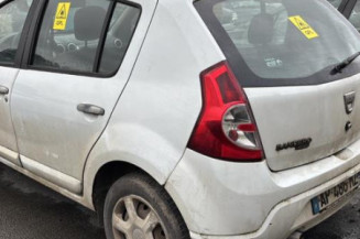 Pare choc arriere DACIA SANDERO 1