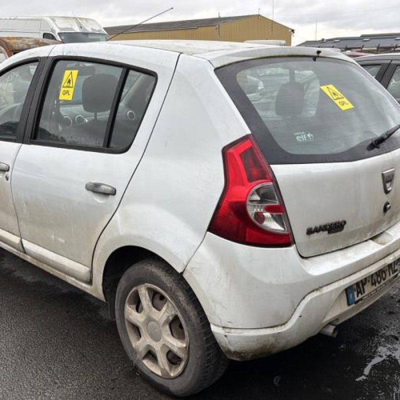 Pare choc arriere DACIA SANDERO 1 Photo n°10
