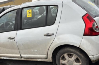 Pare choc arriere DACIA SANDERO 1