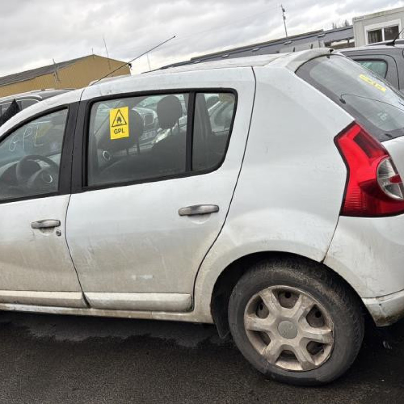 Pare choc arriere DACIA SANDERO 1 Photo n°12