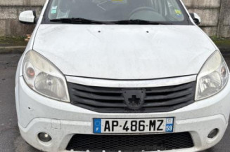 Pare choc arriere DACIA SANDERO 1