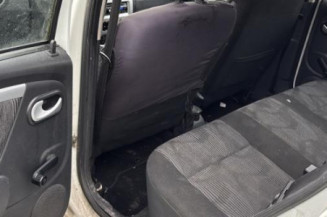 Pare choc arriere DACIA SANDERO 1