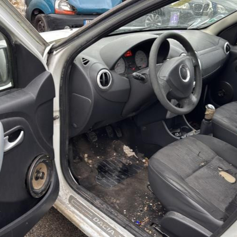 Pare choc arriere DACIA SANDERO 1 Photo n°16
