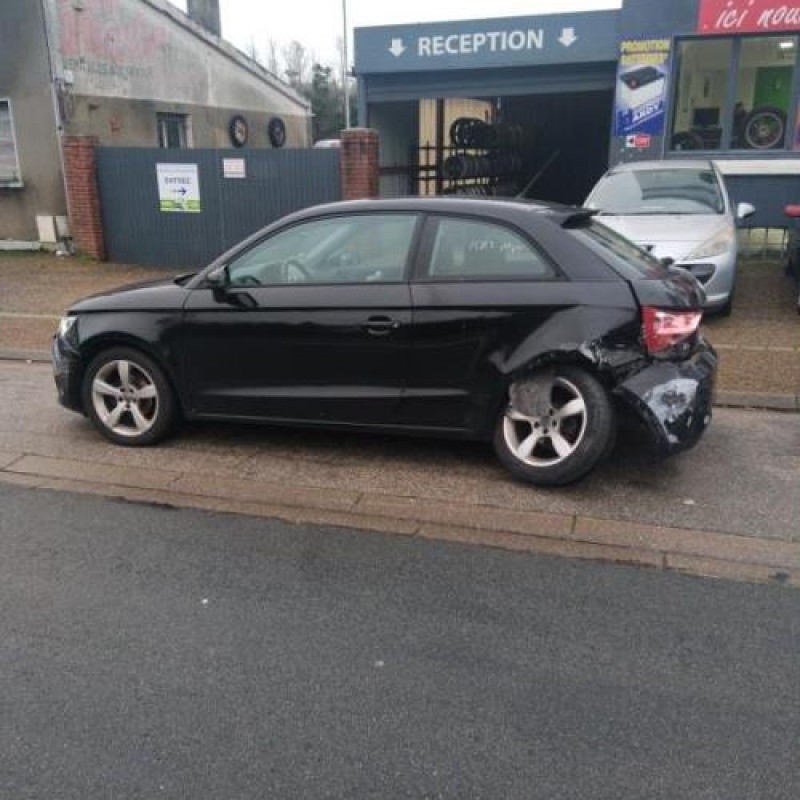 Actionneur verrou trappe d'essence AUDI A1 1 Photo n°8