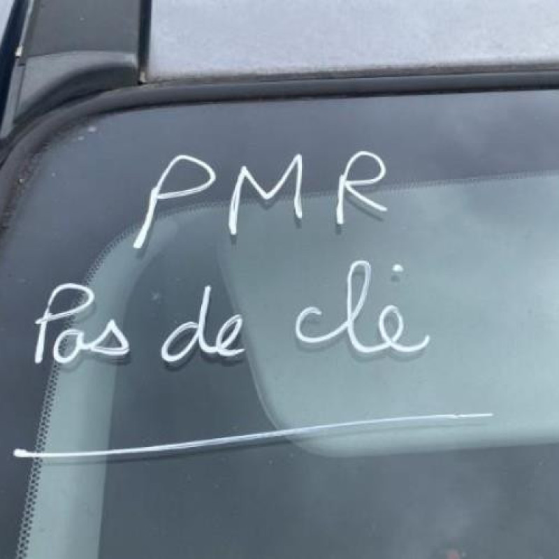 Feu arriere principal gauche (feux) MAZDA 5 1 Photo n°19