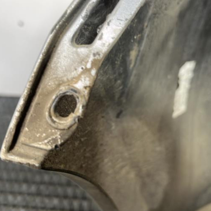 Pare choc arriere RENAULT CLIO 3 Photo n°8