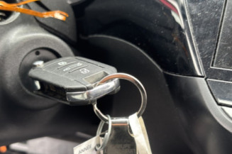 OPEL CORSA F 1.2i - 12V TURBO