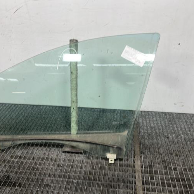 Vitre avant gauche RENAULT MEGANE 3 Photo n°3