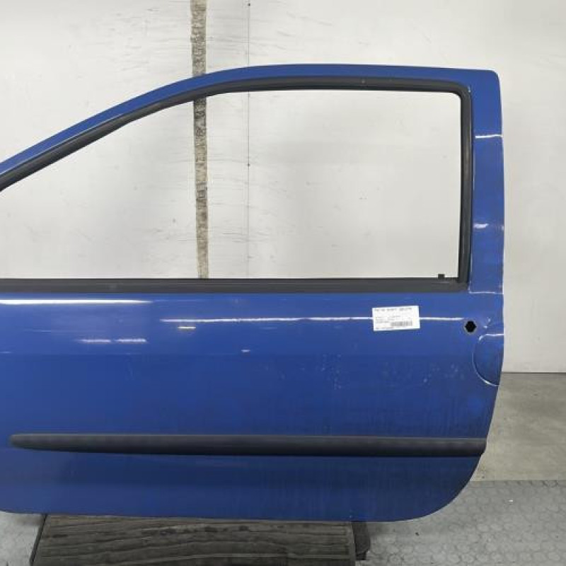 Porte avant gauche RENAULT TWINGO 1 Photo n°1
