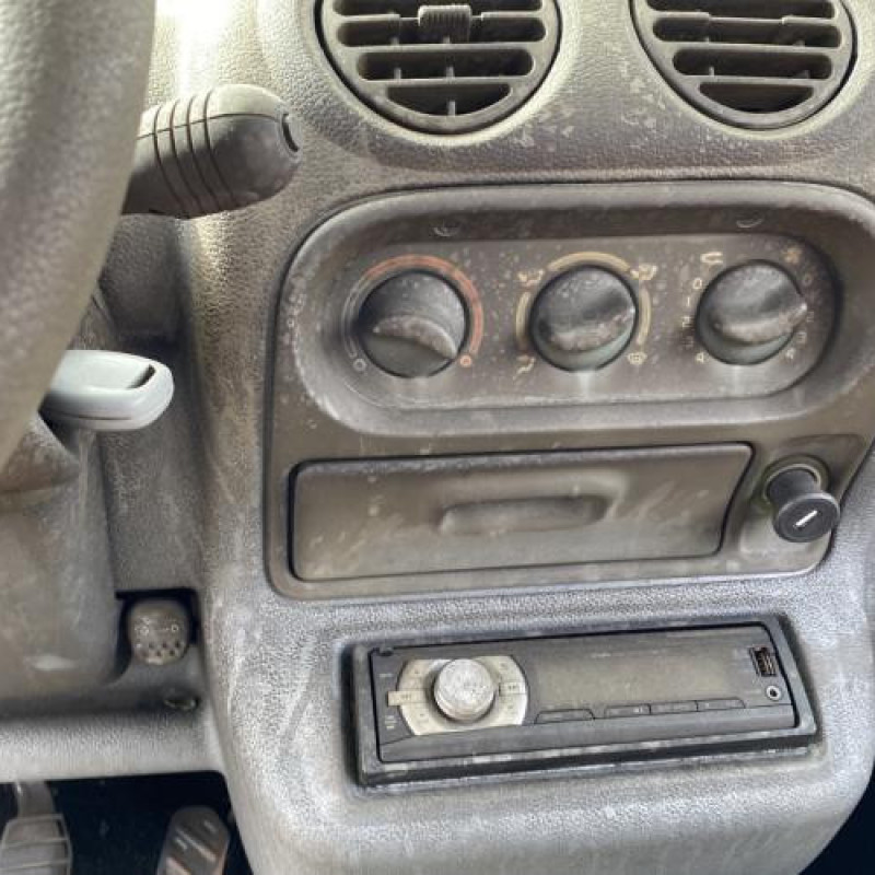 Porte avant gauche RENAULT TWINGO 1 Photo n°20