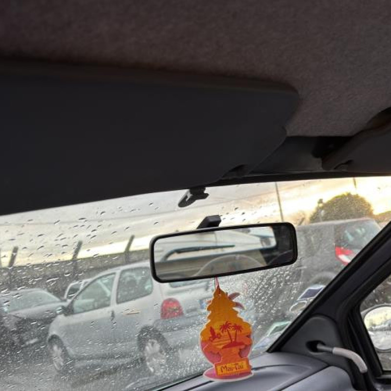 Vitre avant gauche RENAULT TWINGO 1 Photo n°16