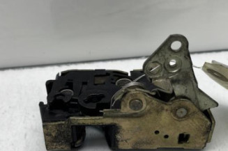Serrure avant droit PEUGEOT 205
