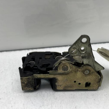 Serrure avant droit PEUGEOT 205