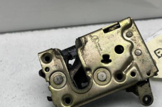 Serrure avant droit PEUGEOT 205