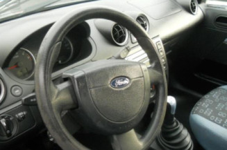 Bras essuie glace avant gauche FORD FIESTA 5