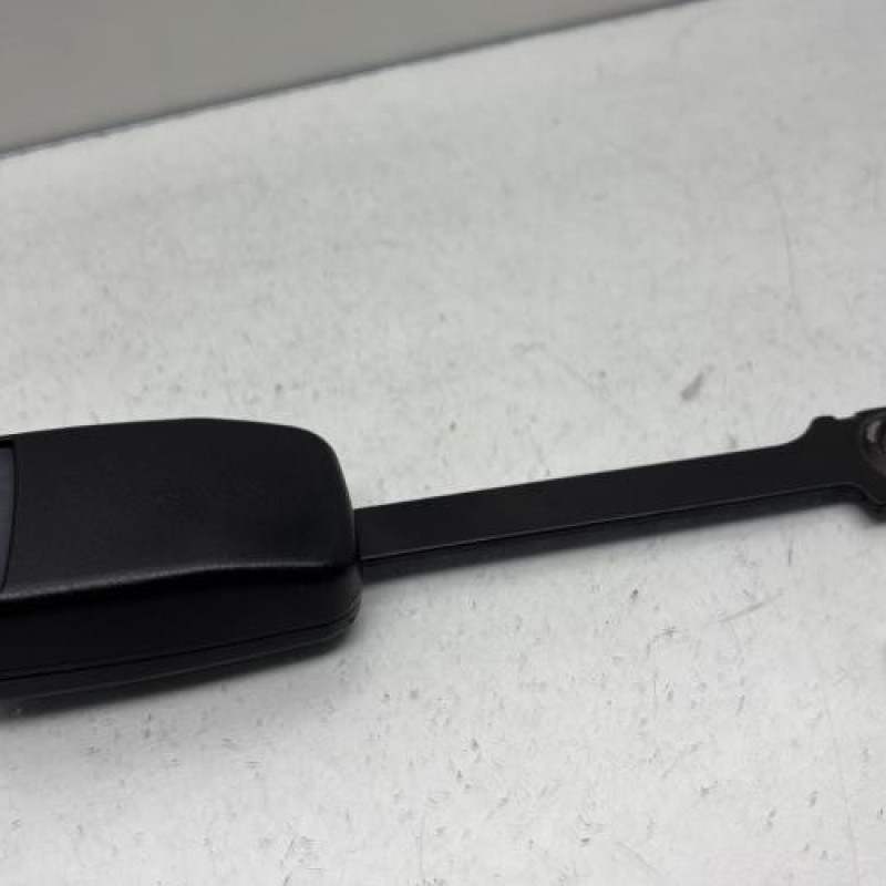 Attache ceinture avant droit PEUGEOT 405 Photo n°1