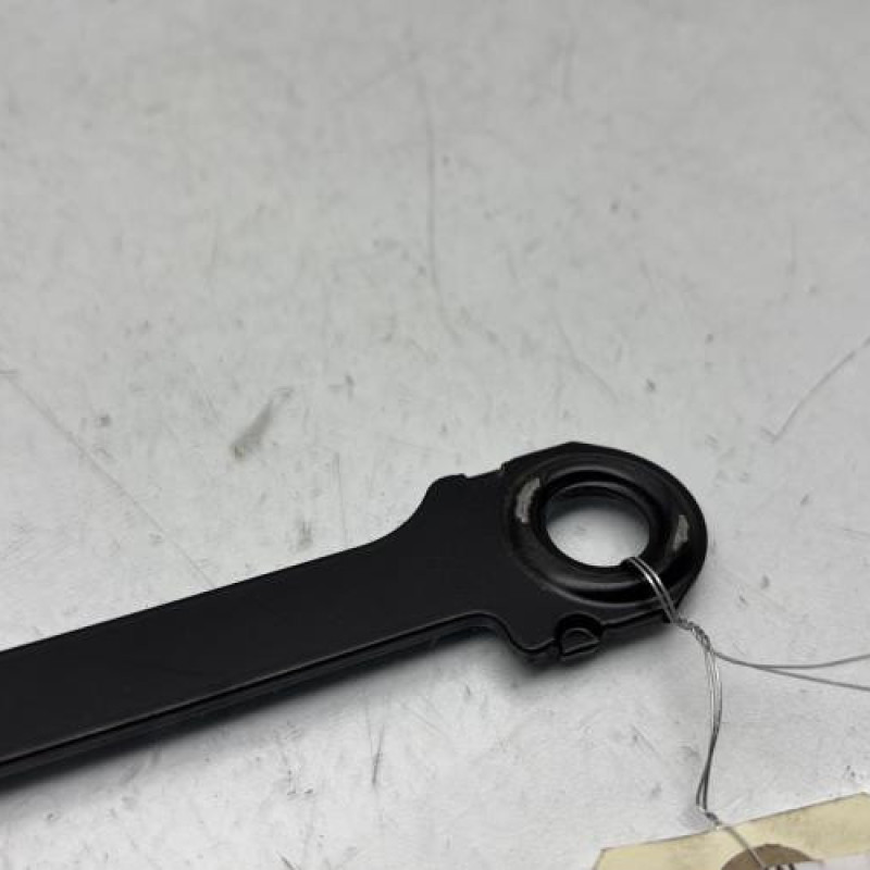 Attache ceinture avant droit PEUGEOT 405 Photo n°2