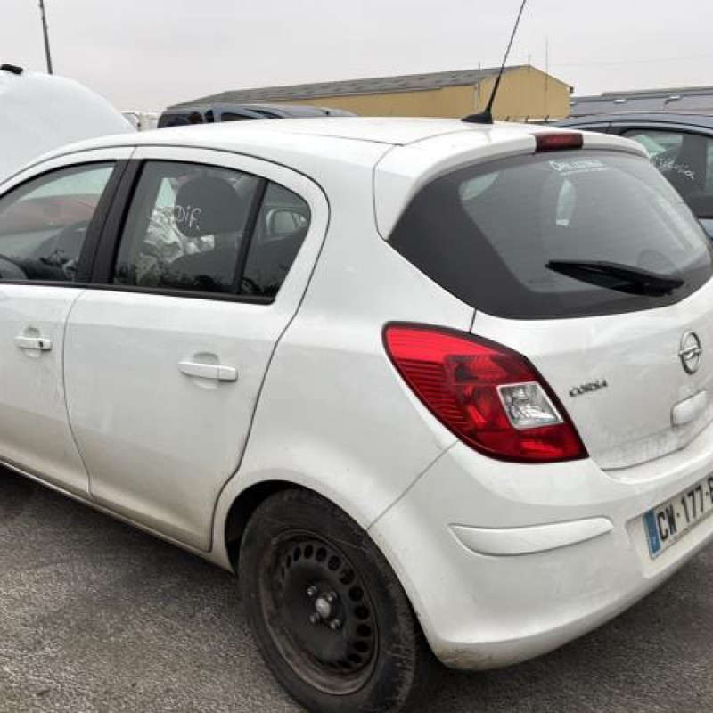 Aile avant gauche OPEL CORSA D Photo n°8