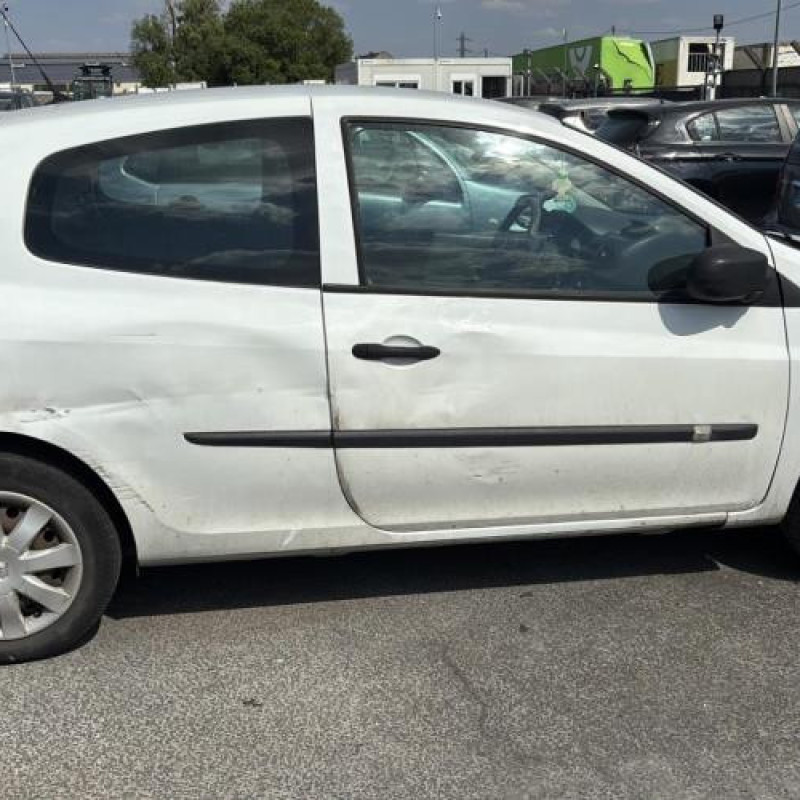 Absorbeur de pare choc arriere RENAULT CLIO 3 Photo n°19