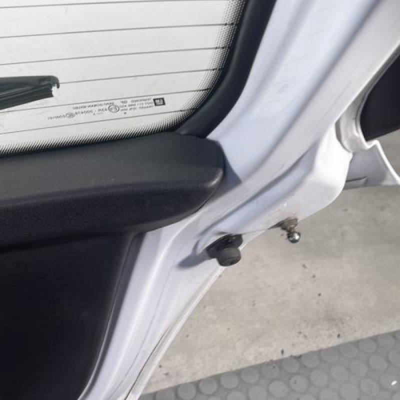 Malle/Hayon arriere OPEL CORSA D Photo n°8