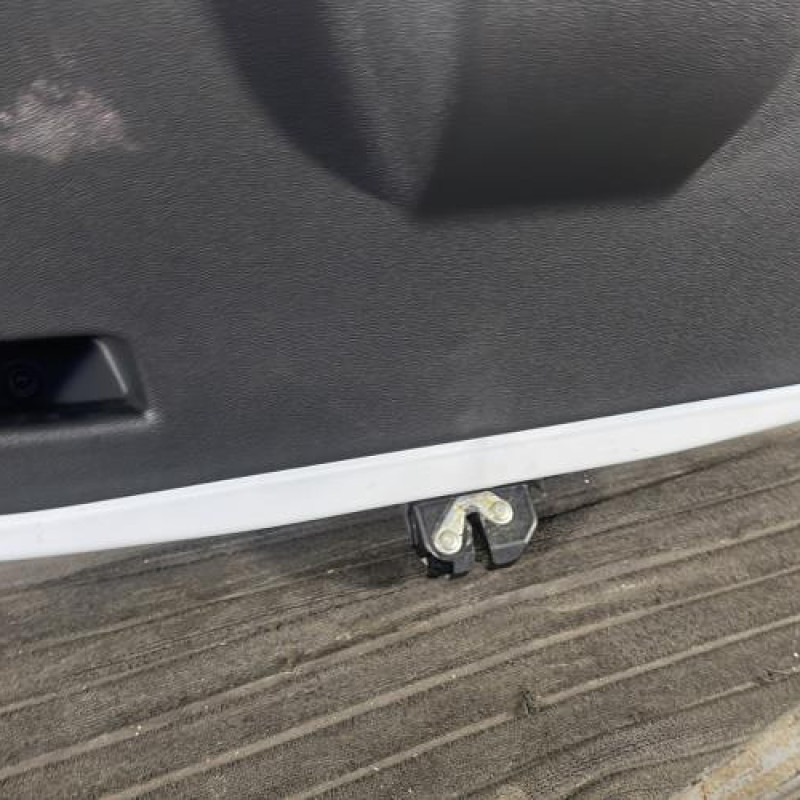 Malle/Hayon arriere OPEL CORSA D Photo n°10