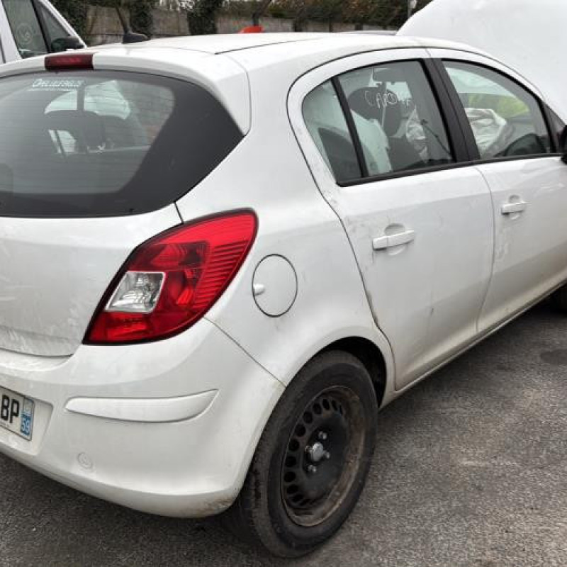 Malle/Hayon arriere OPEL CORSA D Photo n°14