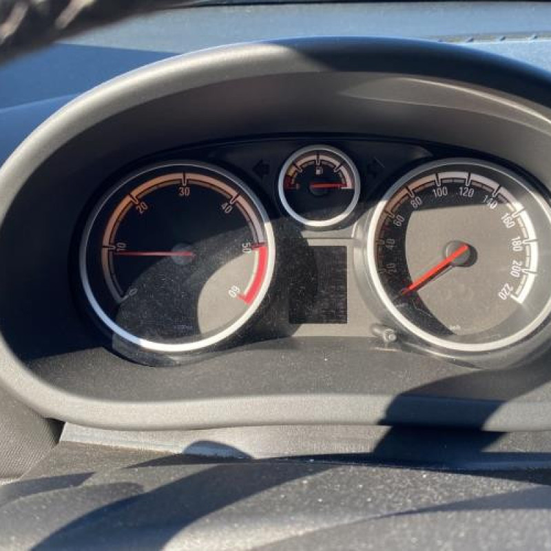 Feu arriere principal droit (feux) OPEL CORSA D Photo n°18