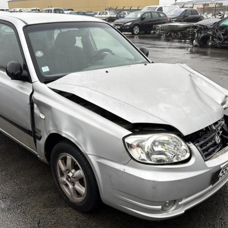Pare choc arriere HYUNDAI ACCENT 2 Photo n°8