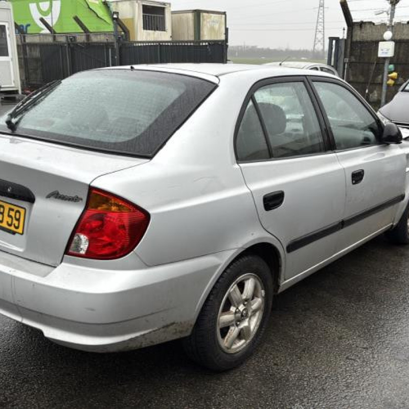 Pare choc arriere HYUNDAI ACCENT 2 Photo n°9