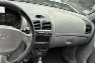 Pare choc arriere HYUNDAI ACCENT 2