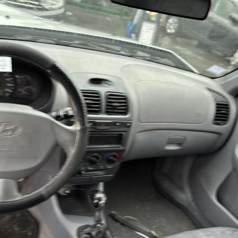 Pare choc arriere HYUNDAI ACCENT 2 Photo n°18