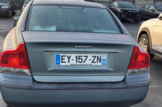 Pare choc arriere VOLVO S 60 1