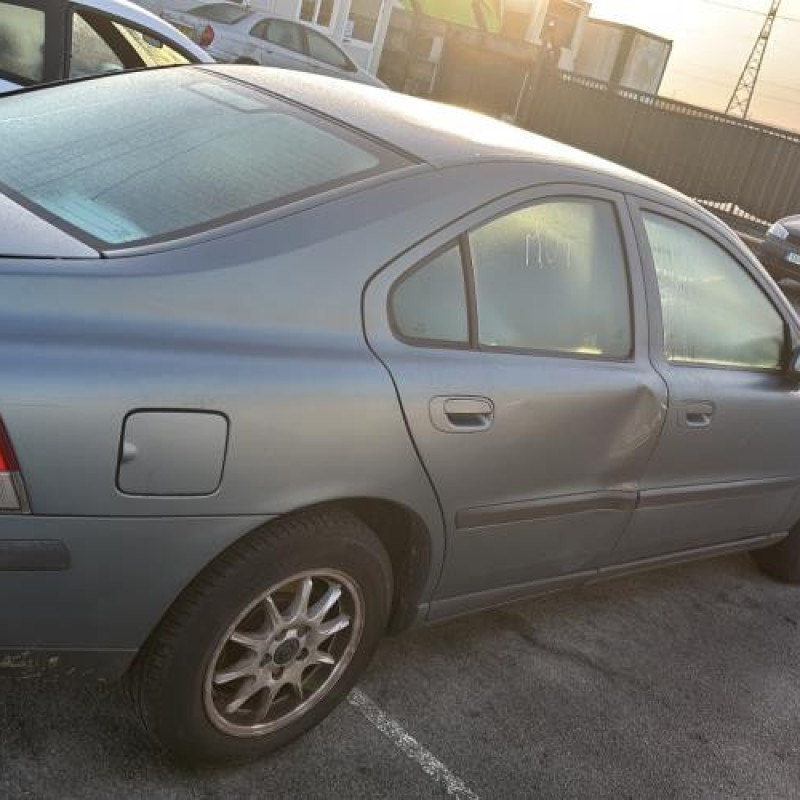 Pare choc arriere VOLVO S 60 1 Photo n°12
