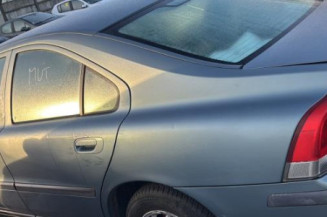 Pare choc arriere VOLVO S 60 1
