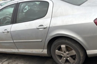 Pare choc arriere PEUGEOT 407