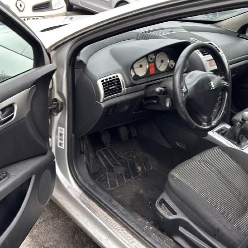 Pare choc arriere PEUGEOT 407 Photo n°15